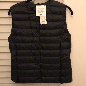 UNI QLO WOMEN’S LIGHT DOWN VEST